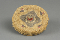 Makah%20artist%3B%20Nuu-chah-nulth%20artist%2C%20%3Cb%3E%3Ci%3E%20Basket%3C%2Fi%3E%3C%2Fb%3E%2C%20ca.%201920%2C%20sweet%20grass%20sedge%2C%20slew%20sedge%20and%20beargrass%2C%20Gift%20of%20Priscilla%20Hagan%2C%20no%20known%20copyright%20restrictions%2C%201998.23.18A%2CB